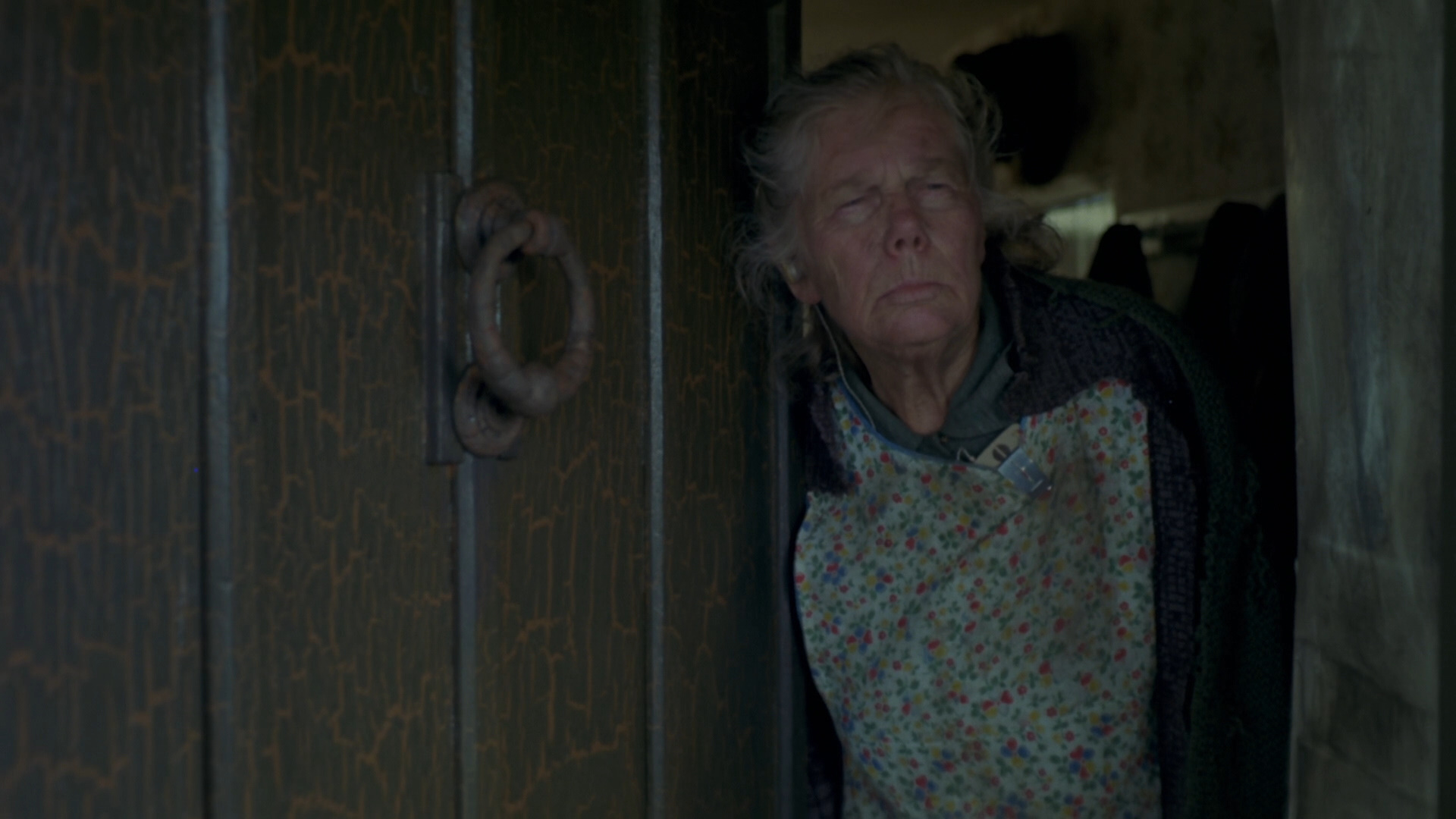 我与长指甲剧照的剧照