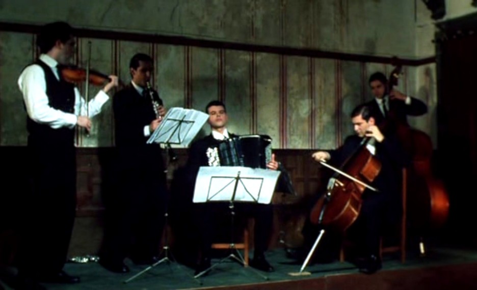 追忆童年往事剧照的剧照