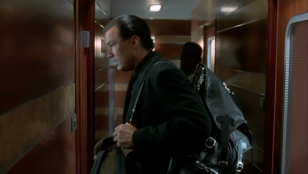 潜龙轰天2剧照的剧照