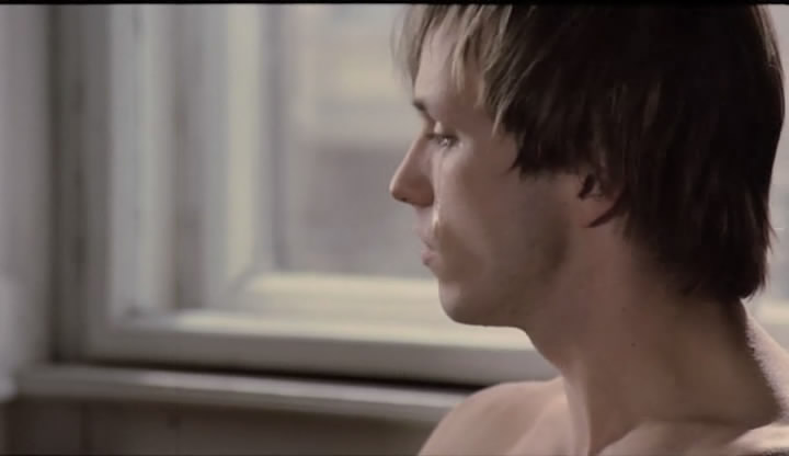 裸体的男人剧照的剧照