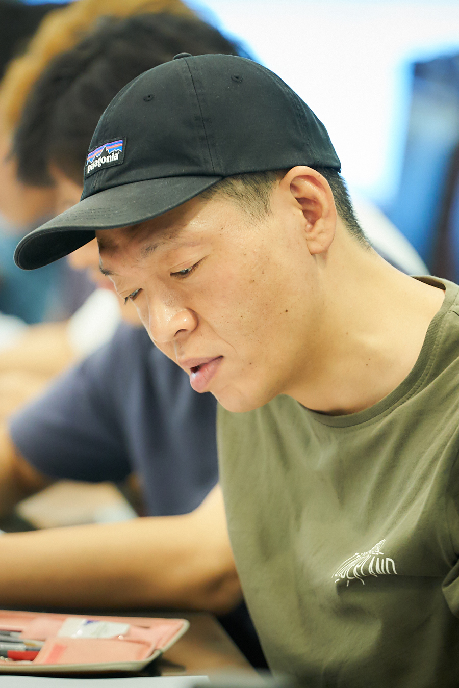 抓住救命稻草的野兽们剧照的剧照