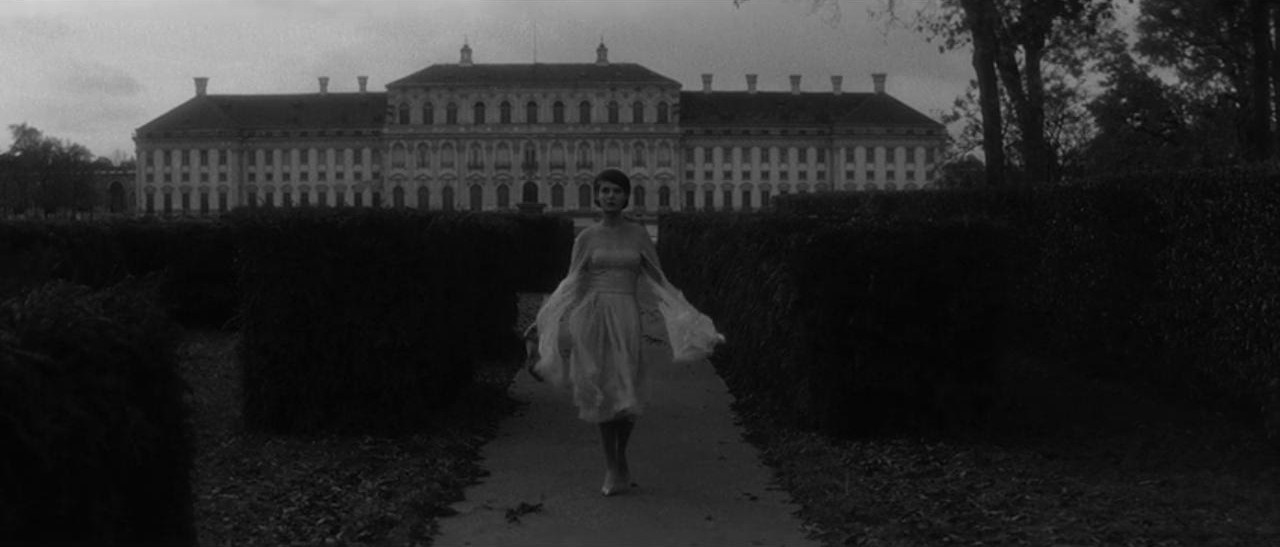 去年在马里昂巴德剧照的剧照