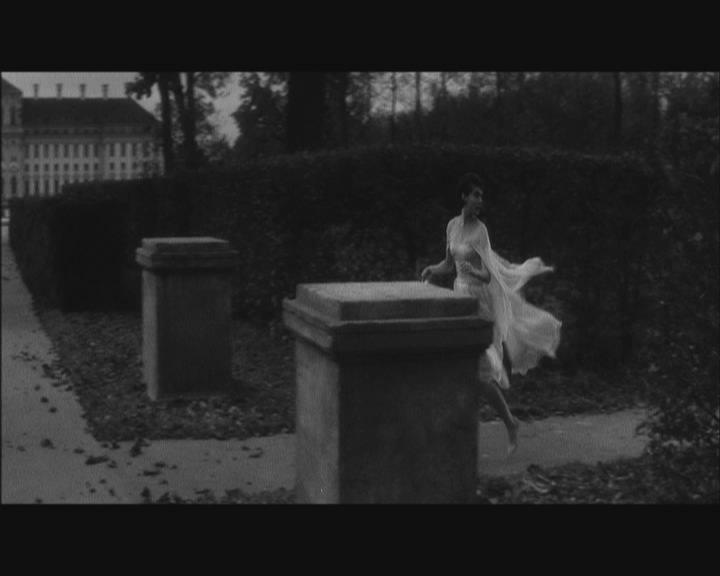 去年在马里昂巴德剧照的剧照