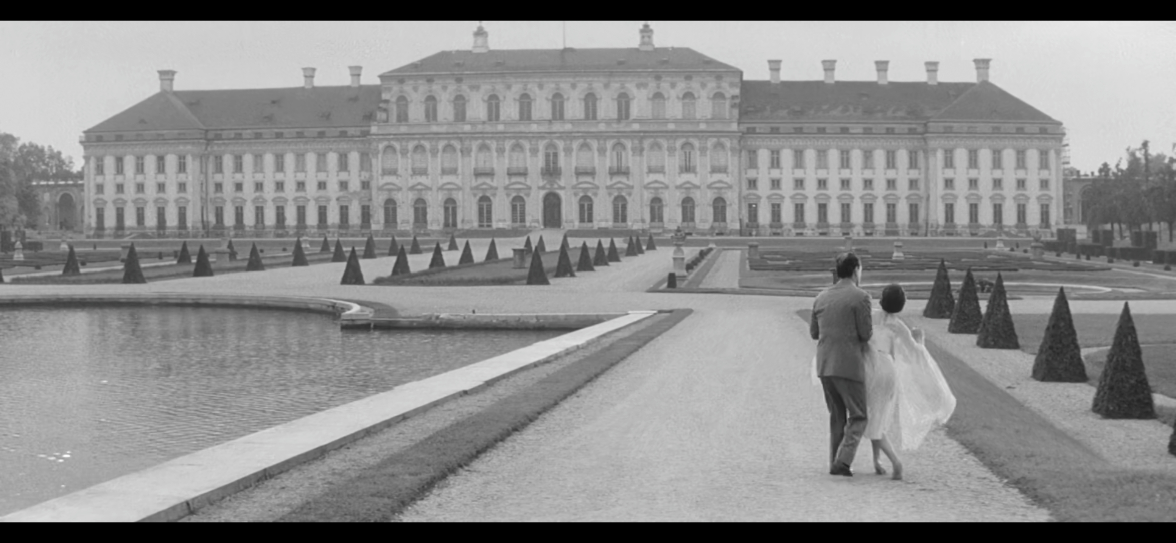 去年在马里昂巴德剧照的剧照