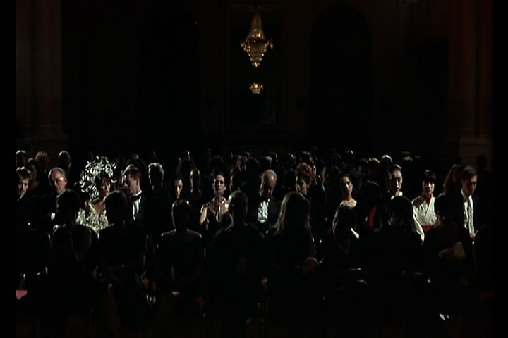 八又二分一女人剧照的剧照