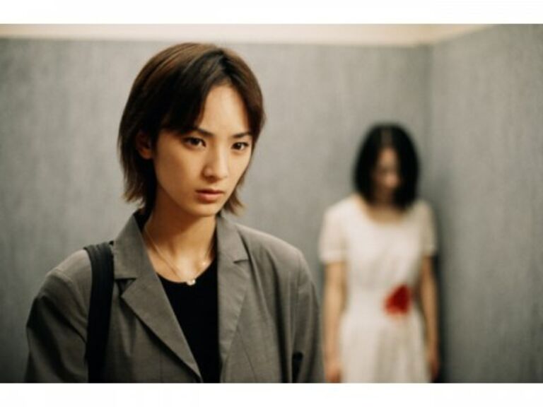 低语的怨灵剧照的剧照