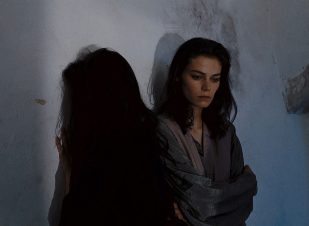 不羁的美女剧照的剧照