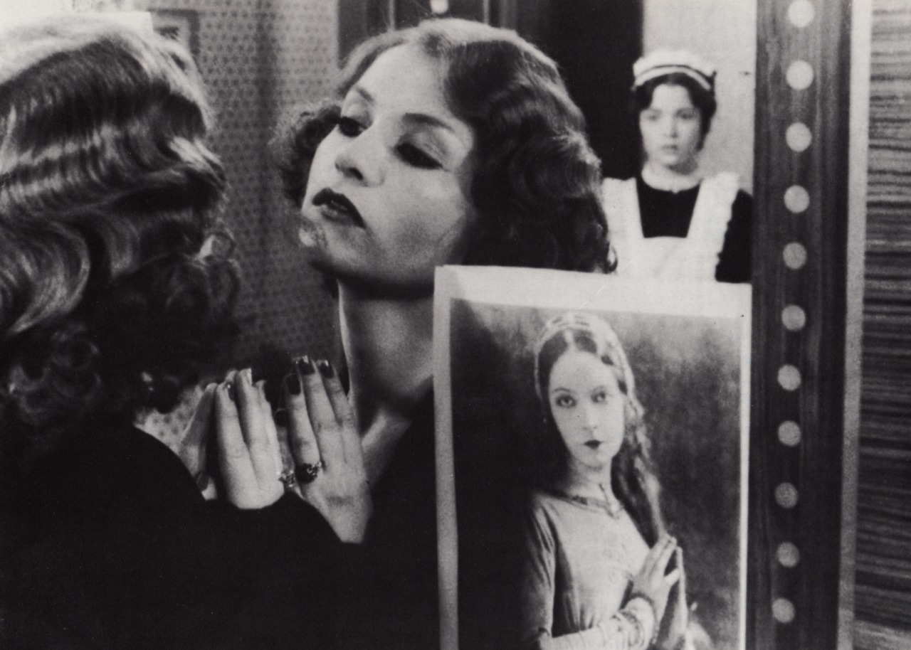 维奥莱特·诺齐埃尔剧照的剧照