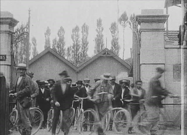 工厂大门剧照的剧照