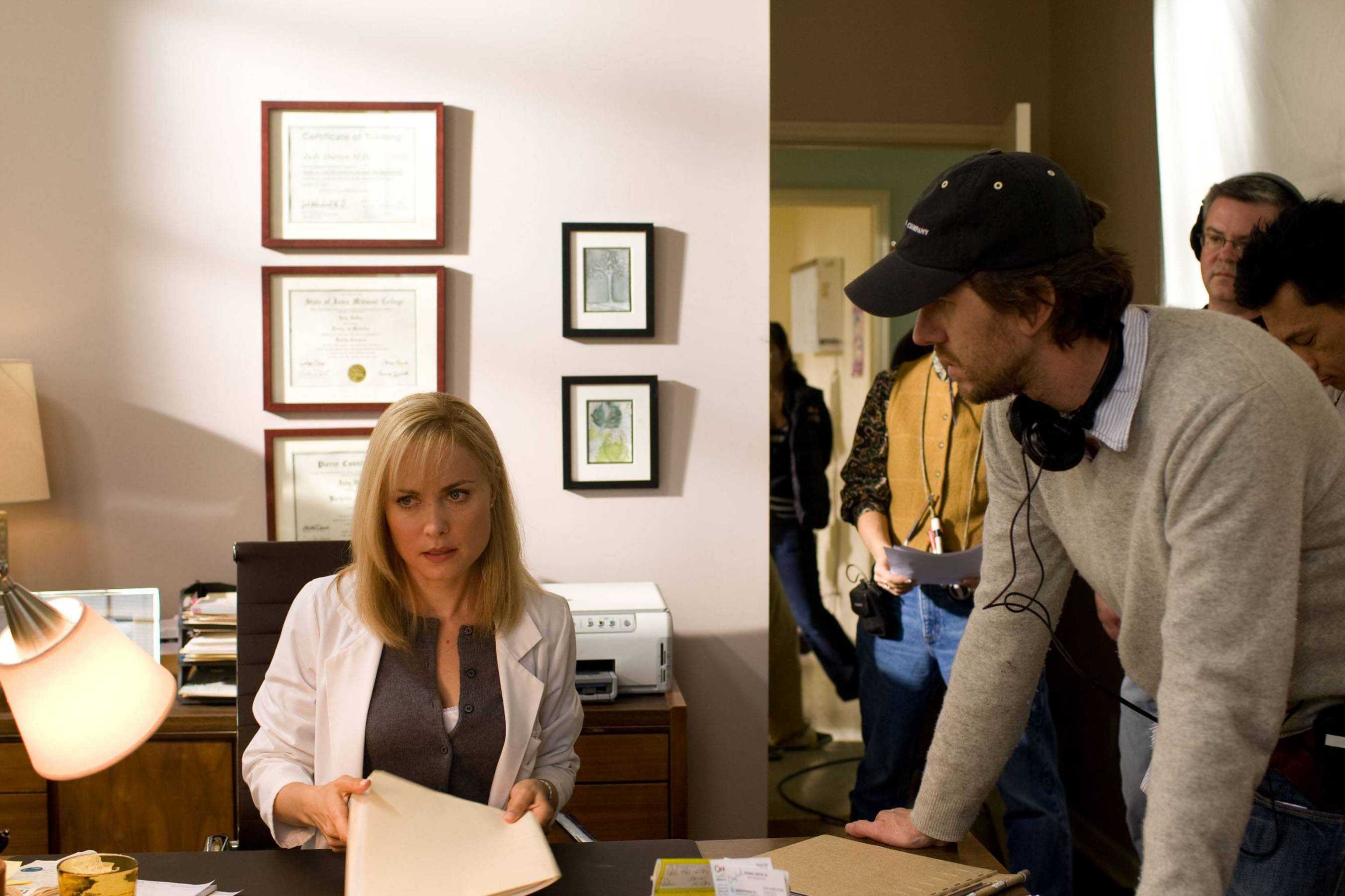 杀出狂人镇剧照的剧照