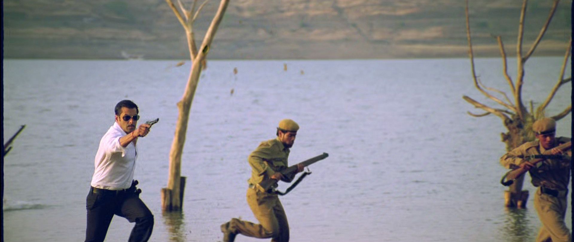 无畏警官剧照的剧照