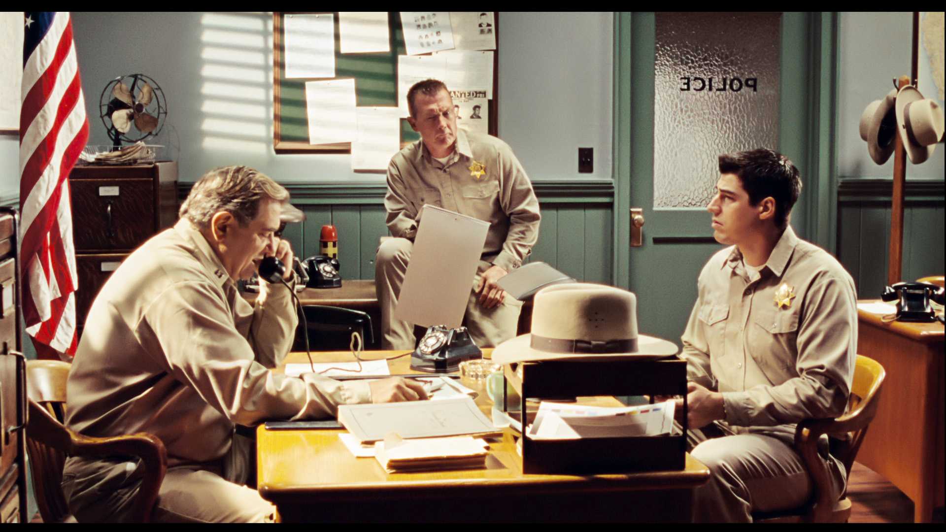 外星人入侵剧照的剧照