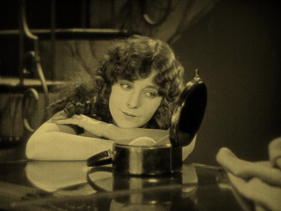 新生剧照的剧照