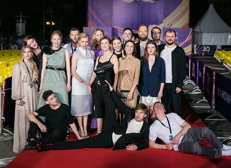 忠贞剧照的剧照