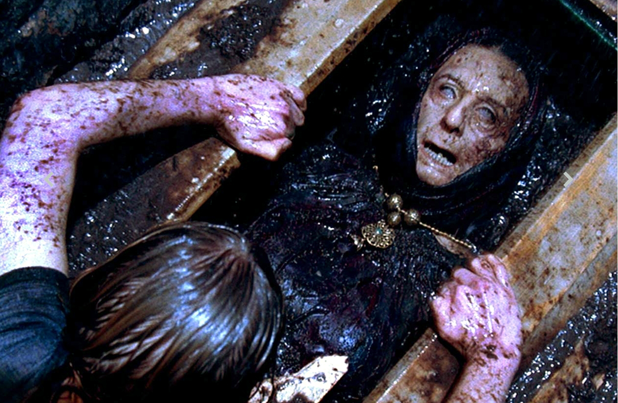 堕入地狱剧照的剧照