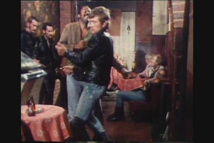 同性恋不是变态东西，变态的是他所活着的社会剧照的剧照