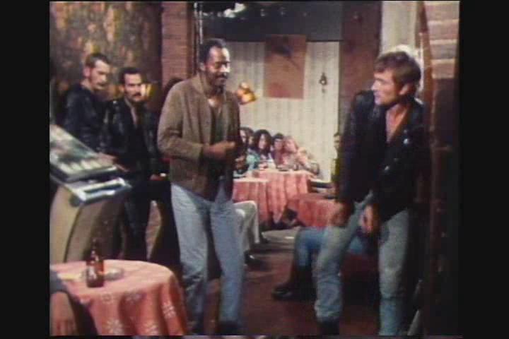 同性恋不是变态东西，变态的是他所活着的社会剧照的剧照