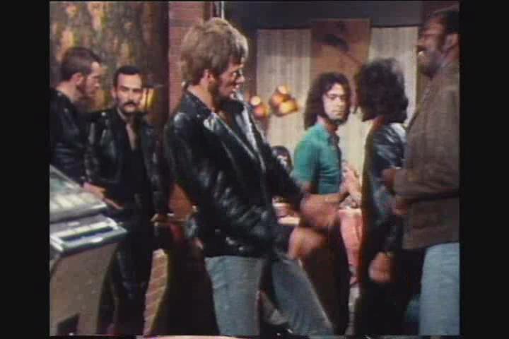 同性恋不是变态东西，变态的是他所活着的社会剧照的剧照