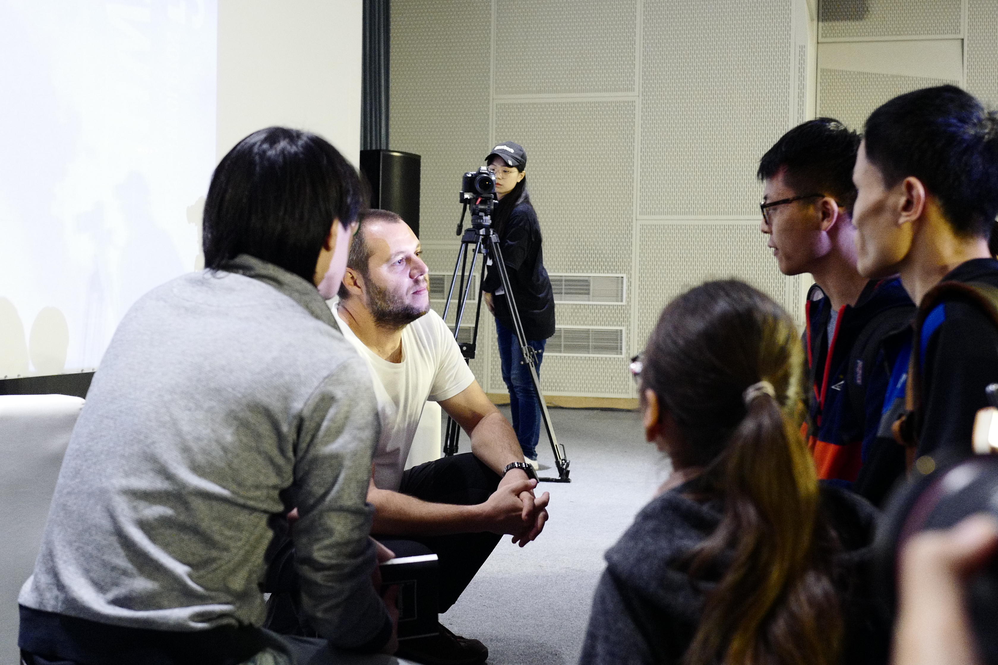 蜂蜜之地剧照的剧照