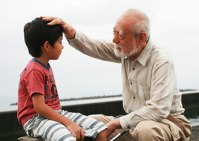 晃动的柚子叶剧照的剧照