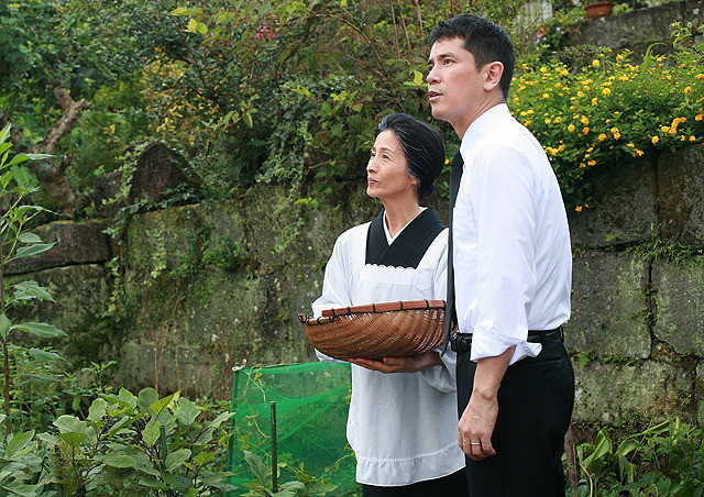 晃动的柚子叶剧照的剧照