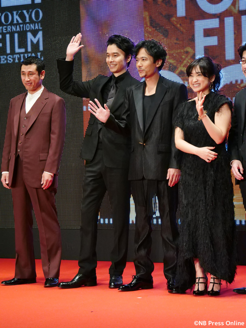 半世界剧照的剧照