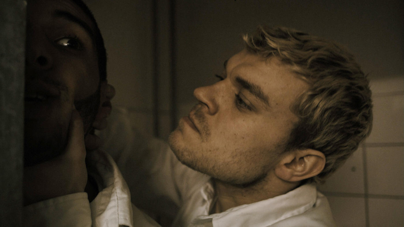 狱中困斗剧照的剧照