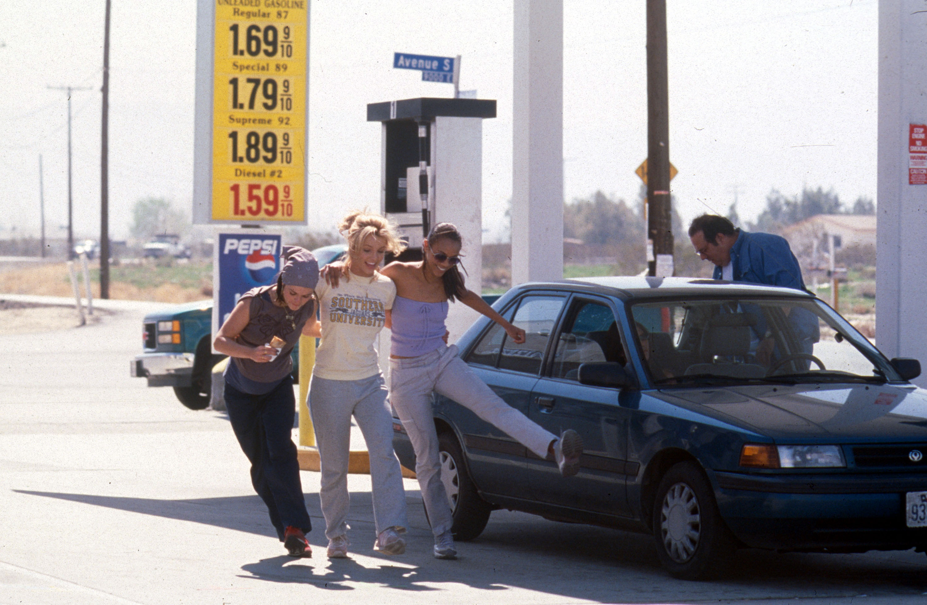 穿越乡间路剧照的剧照