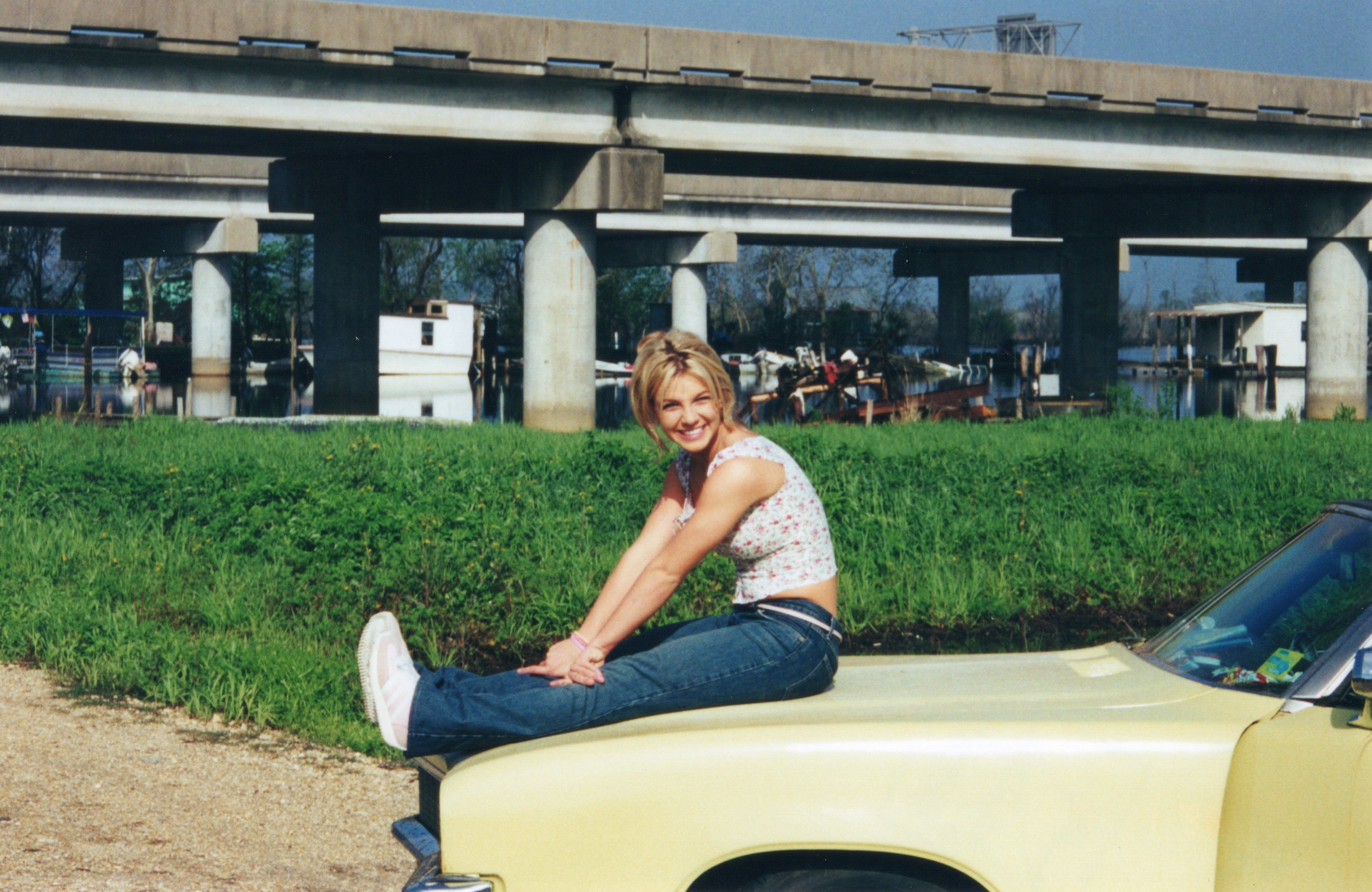 穿越乡间路剧照的剧照