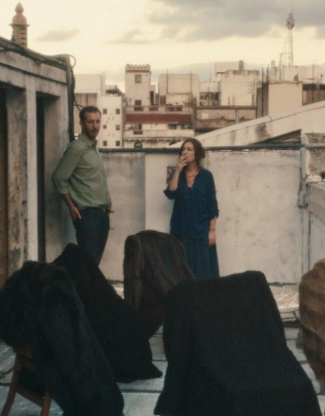 覆没家庭剧照的剧照