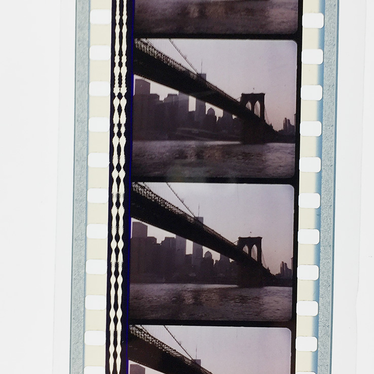 爱在布鲁克林桥剧照的剧照