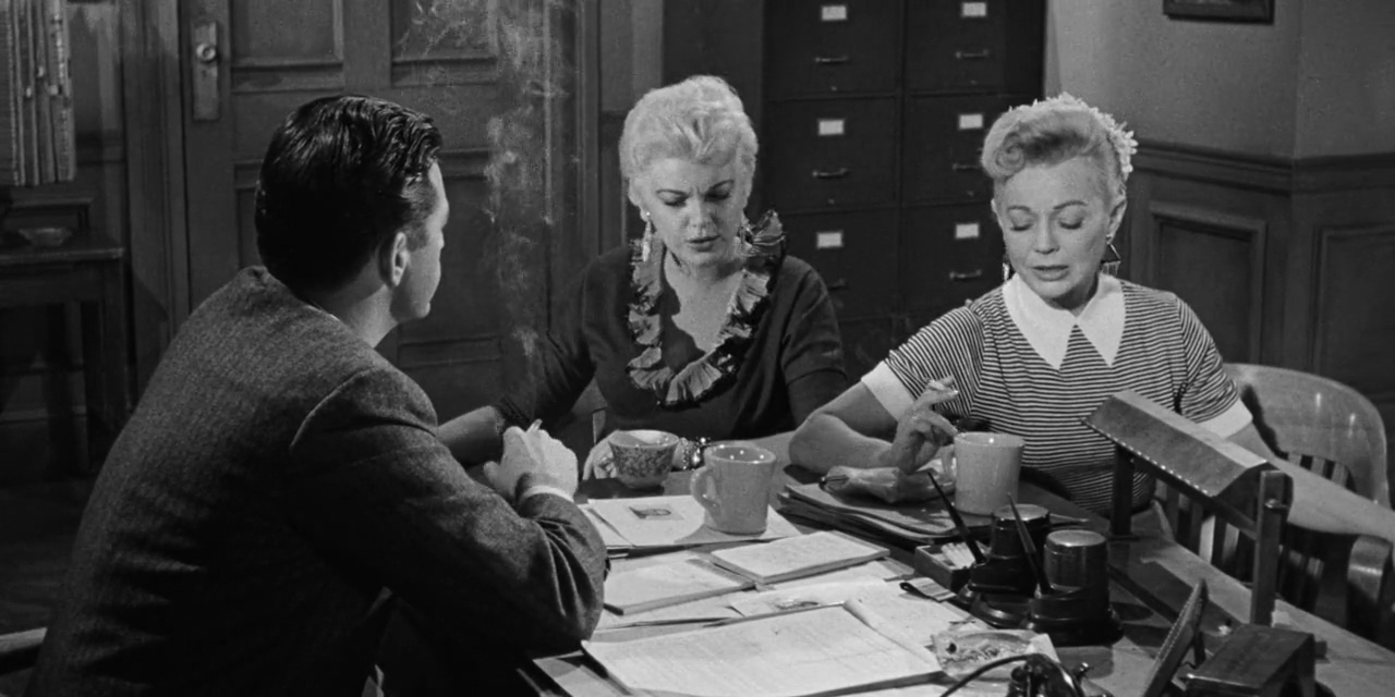 高度怀疑剧照的剧照