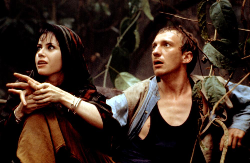 拦截人魔岛剧照的剧照