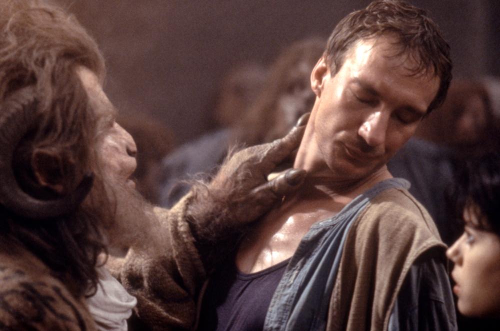 拦截人魔岛剧照的剧照