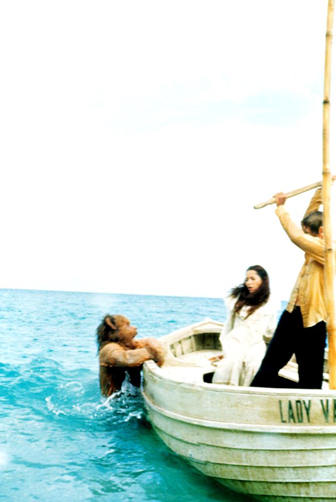 拦截人魔岛剧照的剧照