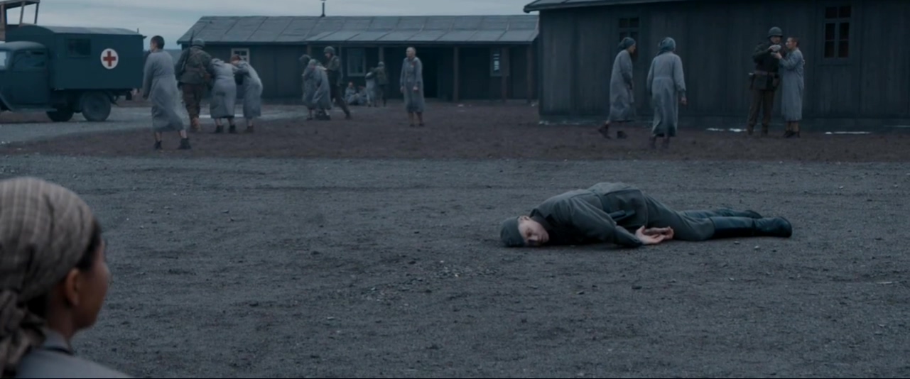 触碰的双手剧照的剧照