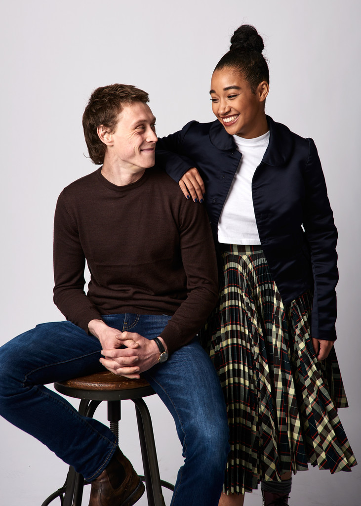 触碰的双手剧照的剧照