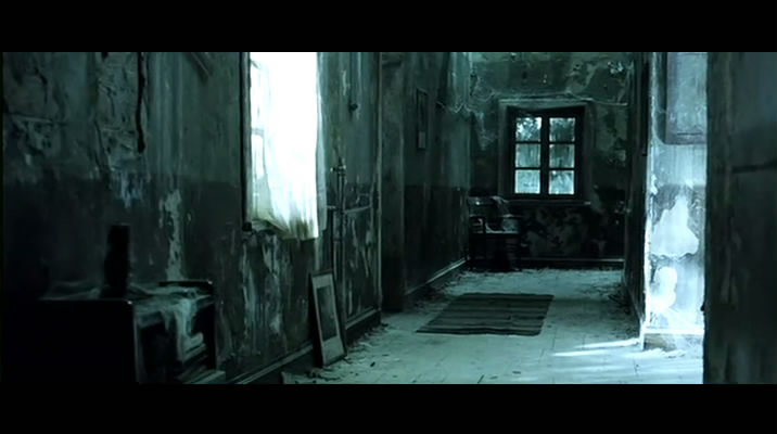 遗落之地剧照的剧照