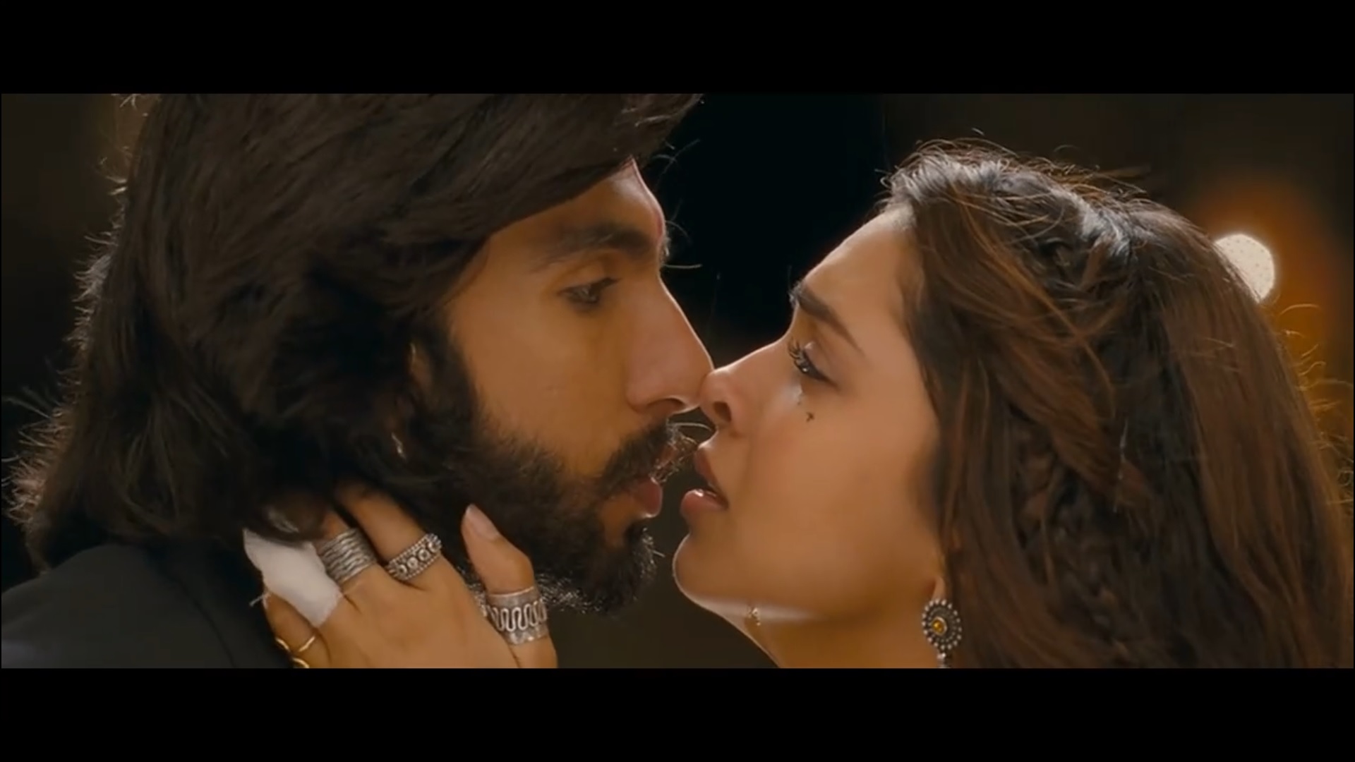 枪林弹雨中的爱情剧照的剧照