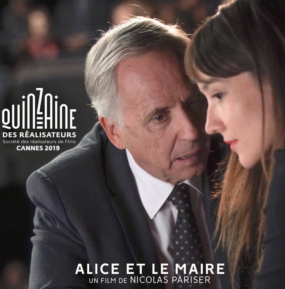 爱丽丝和市长剧照的剧照