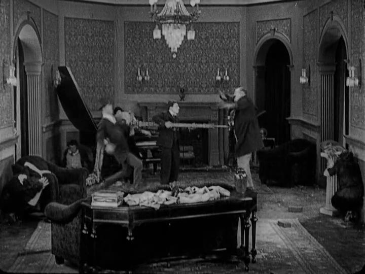 我妻子的亲戚剧照的剧照