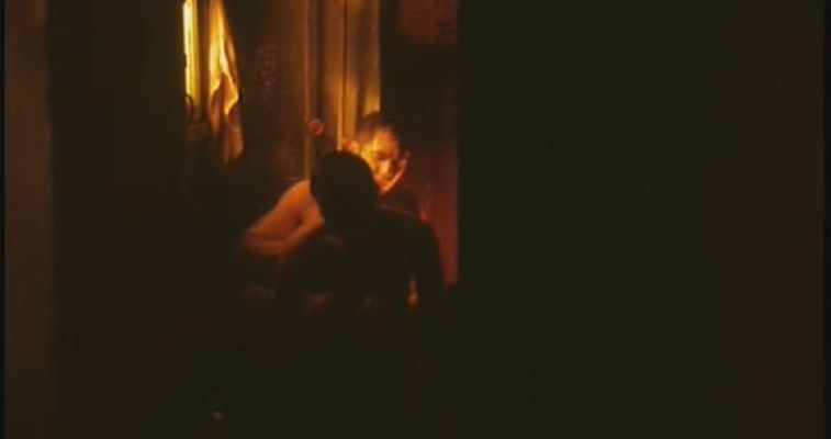 越堕落越英雄剧照的剧照