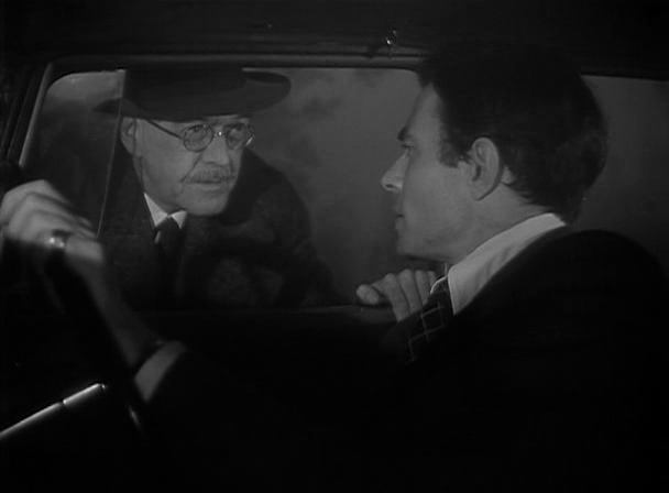 翻转的玻璃杯剧照的剧照