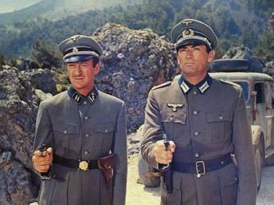 纳瓦隆大炮剧照的剧照