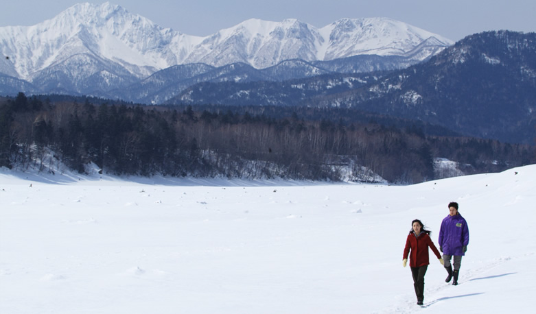 向雪祈祷剧照的剧照
