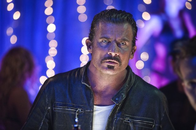 悍警惩奸除恶剧照的剧照