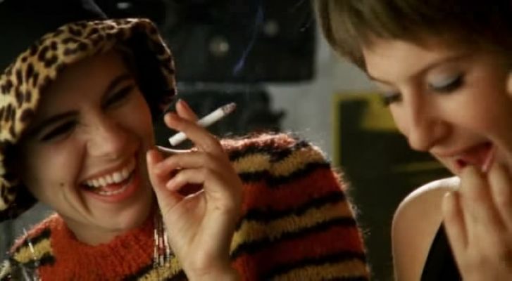 工厂女孩剧照的剧照