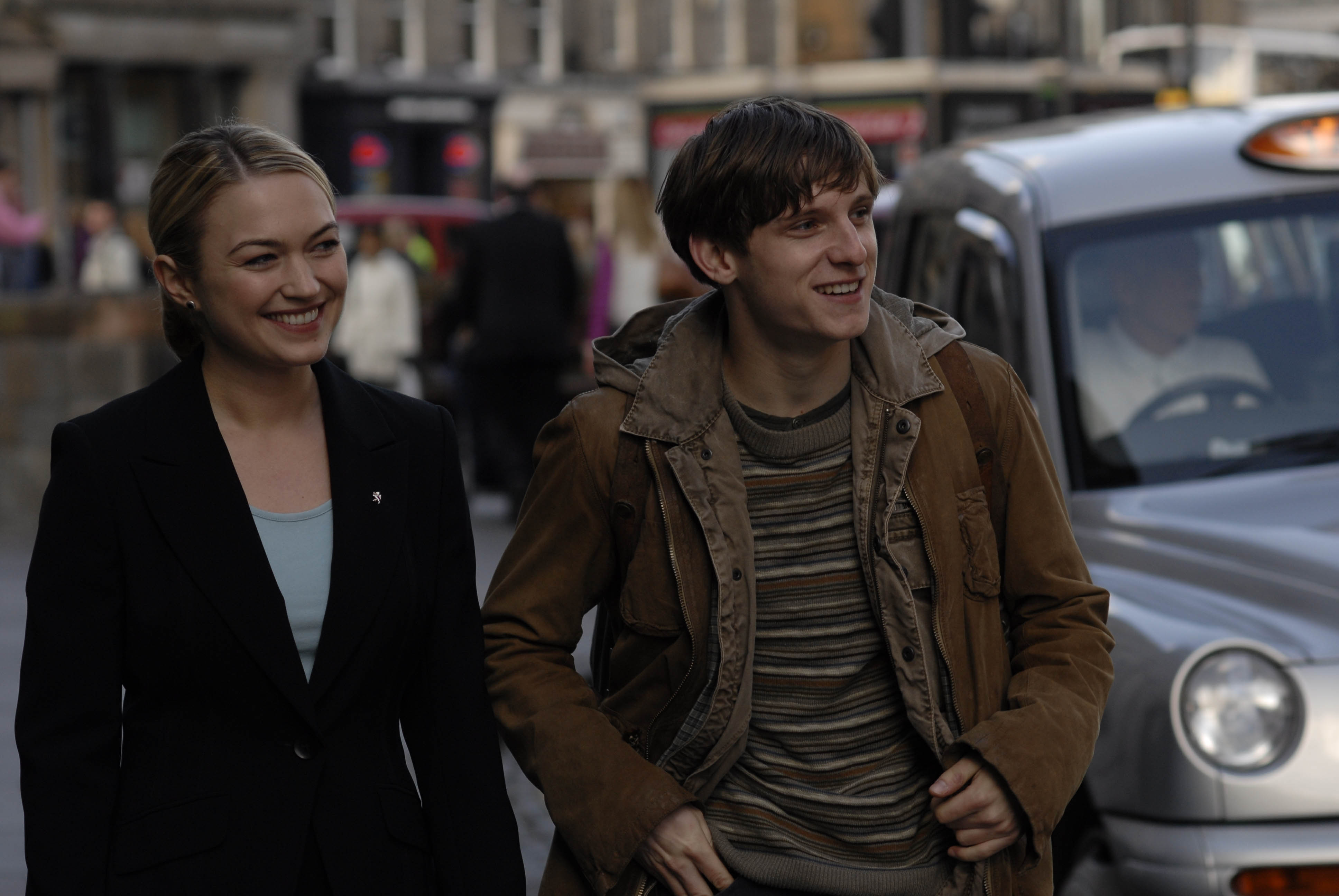 在屋顶上流浪剧照的剧照