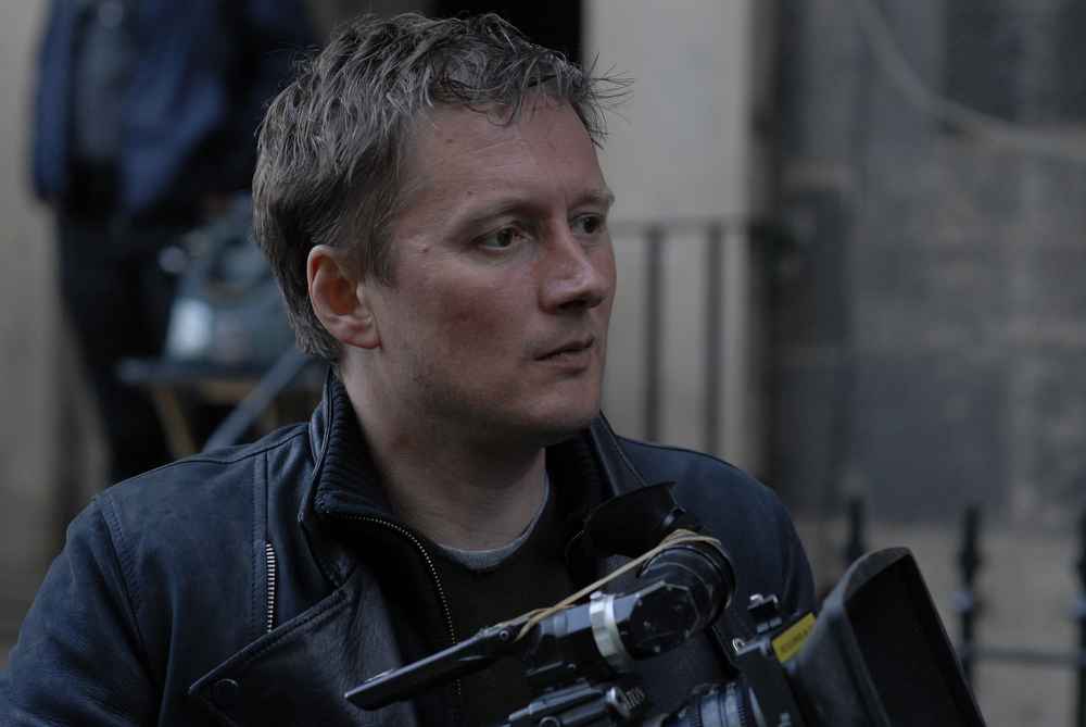 在屋顶上流浪剧照的剧照