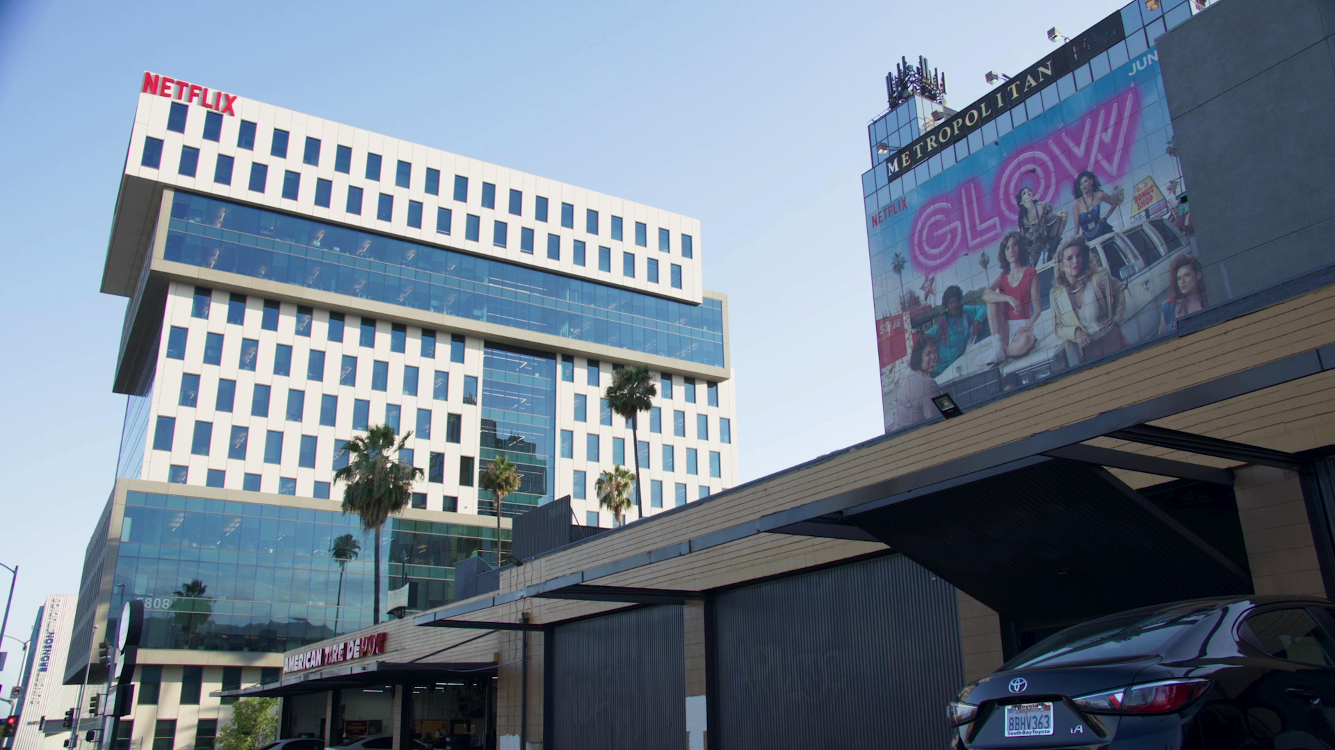 网飞对抗全世界剧照的剧照